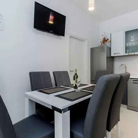 Apartment Apartmani Vesna Grebastica By Interhome Апартаменты Гребастика