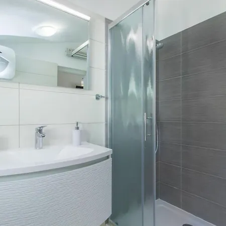 Apartment Apartmani Vesna Grebastica By Interhome *