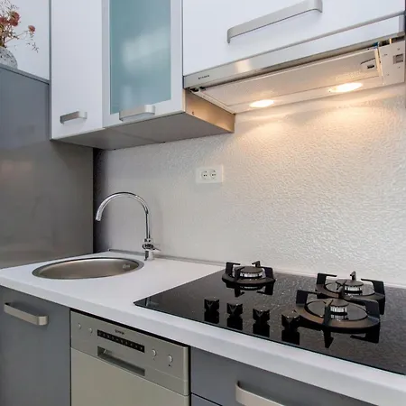 Apartment Apartmani Vesna Grebastica By Interhome 公寓 *