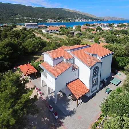 公寓 Apartment Apartmani Vesna Grebastica By Interhome *