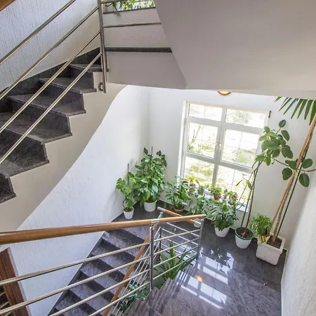 Apartment Apartmani Vesna Grebastica By Interhome *