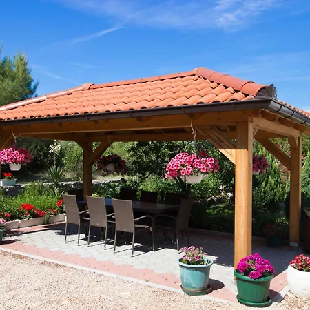 Apartment Apartmani Vesna Grebastica By Interhome 公寓 *