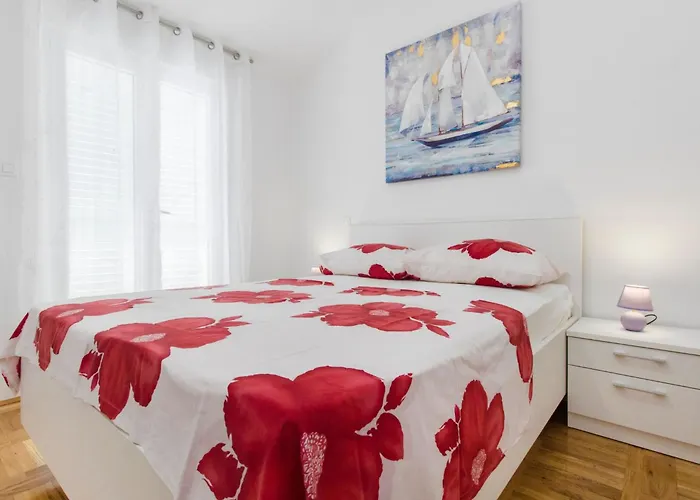 Apartment Apartmani Vesna Grebastica By Interhome Grebaštica