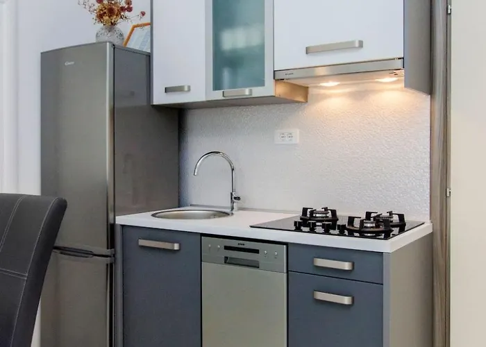 Apartment Apartmani Vesna Grebastica By Interhome *