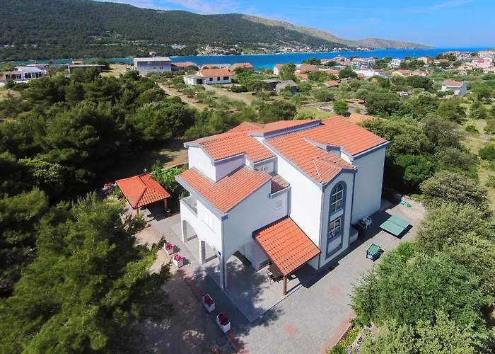 Apartment Apartment Apartmani Vesna Grebastica By Interhome *