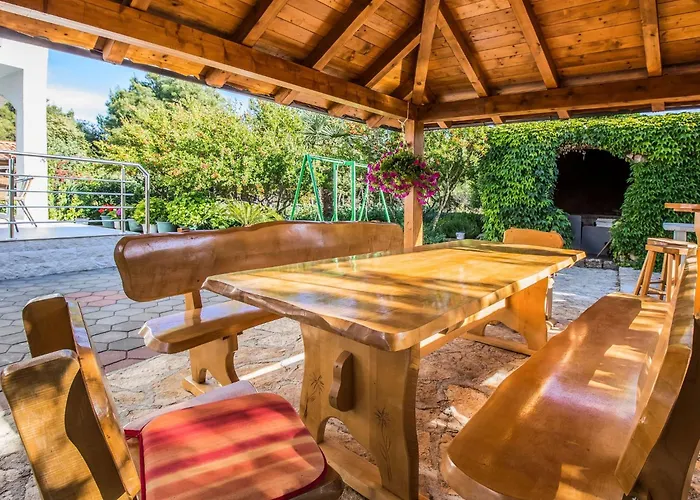 Appartement Apartment Apartmani Vesna Grebastica By Interhome