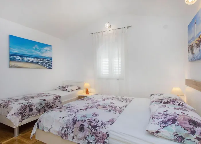 Apartment Apartment Apartmani Vesna Grebastica By Interhome *