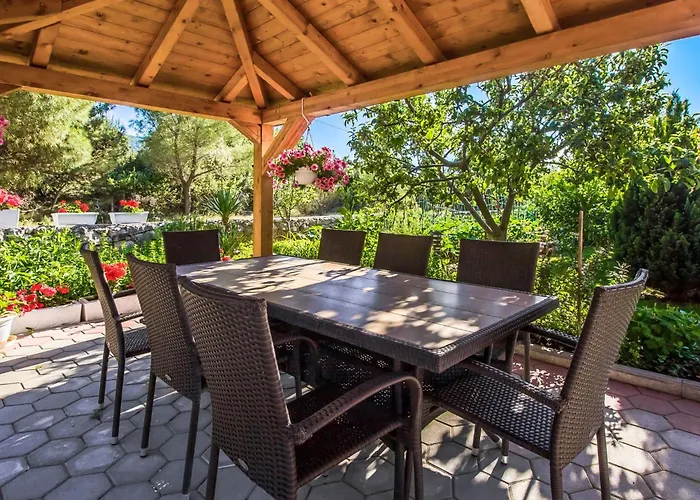 Apartment Apartmani Vesna Grebastica By Interhome * Grebastica