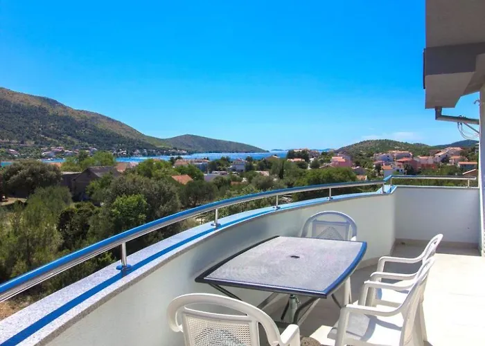 Apartment Apartmani Vesna Grebastica By Interhome * Гребастика