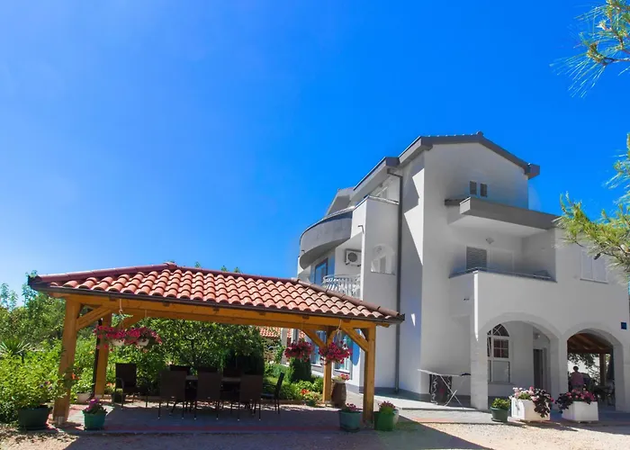 Apartment Apartmani Vesna Grebastica By Interhome Гребастика