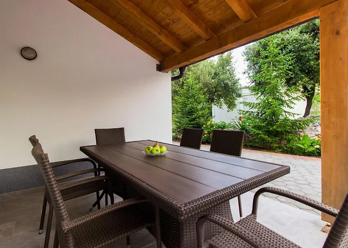 Apartment Apartmani Vesna Grebastica By Interhome *